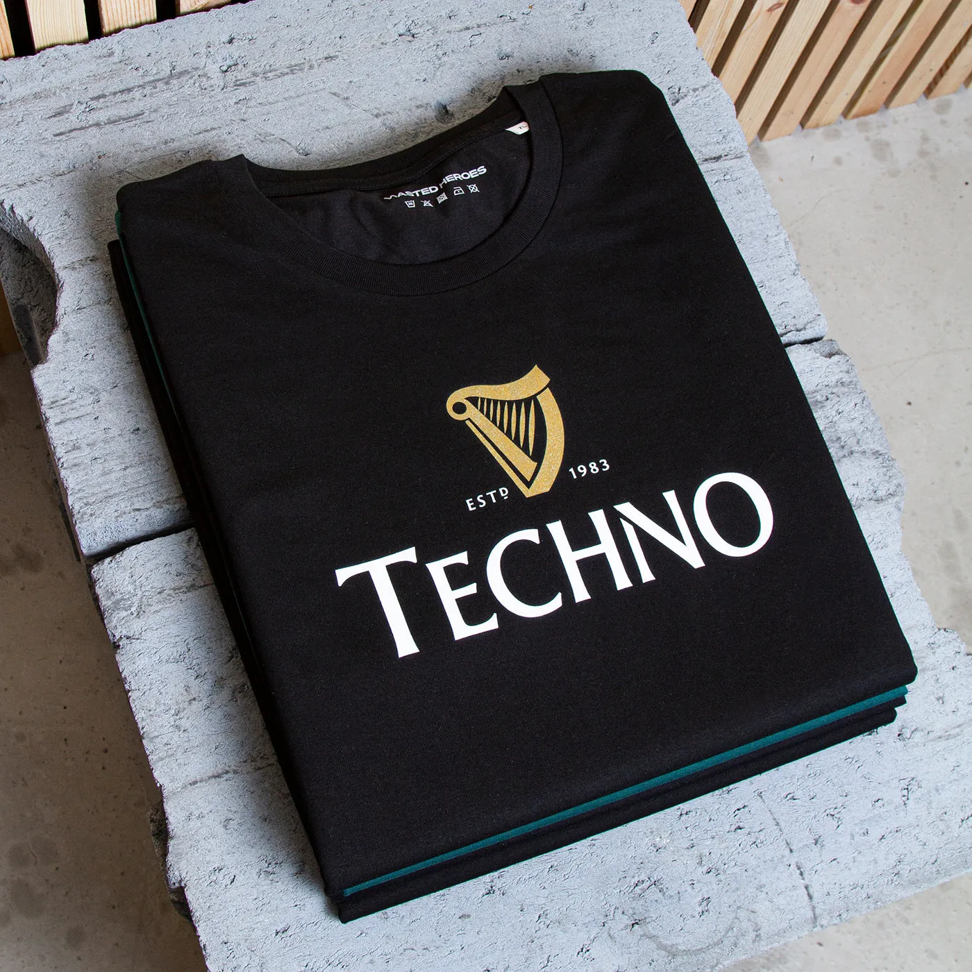 Techno Harp - Tshirt - Black or Green
